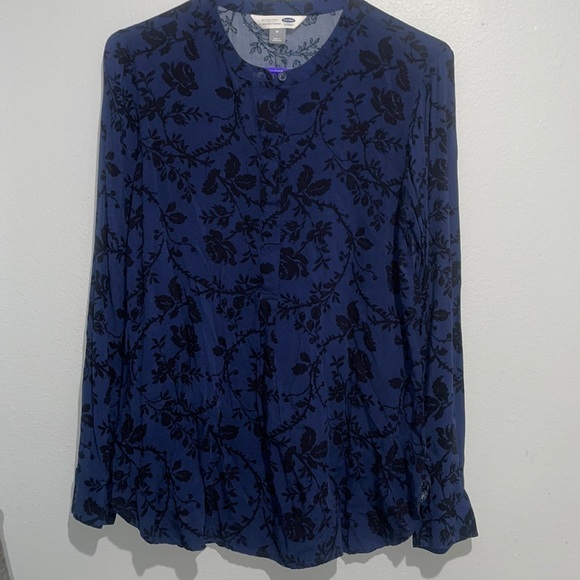 Old Navy Tops - Old Navy